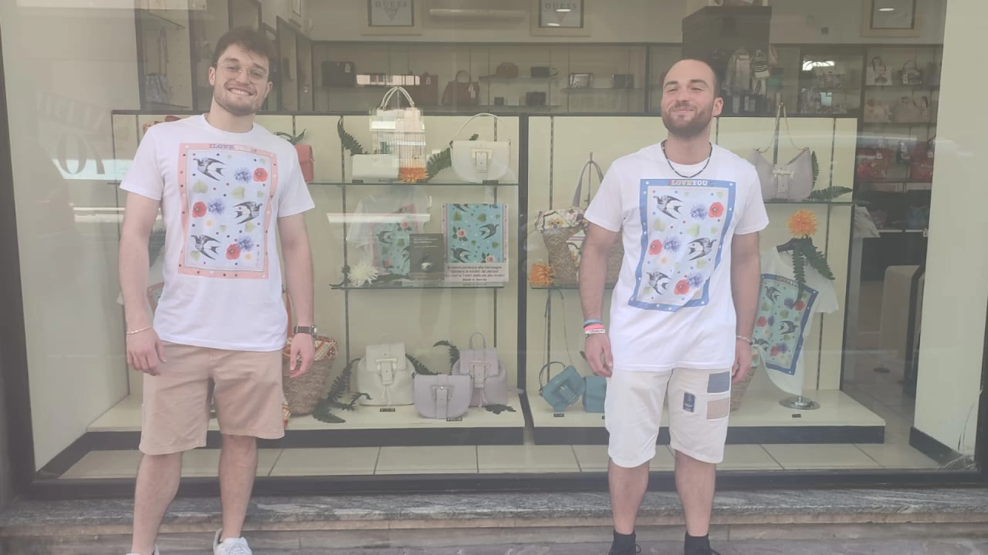 Isernia: in città in vendita le t-shirt dedicate alle rondini e alla loro salvaguardia.
